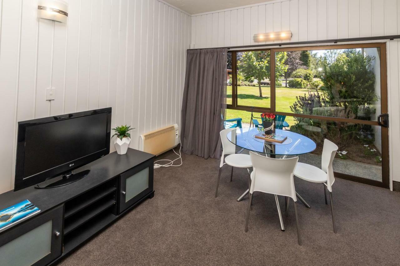 Asure Explorer & 4* Te Anau