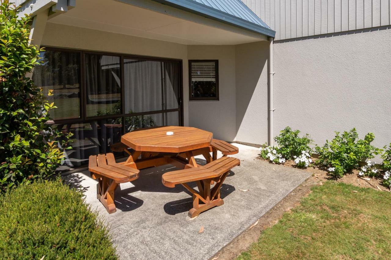 Asure Explorer & 4* Te Anau